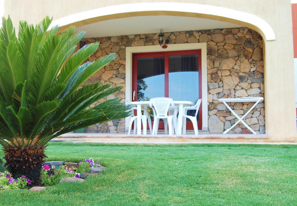 I Lentischi Aparthotel Villasimius Exteriör bild