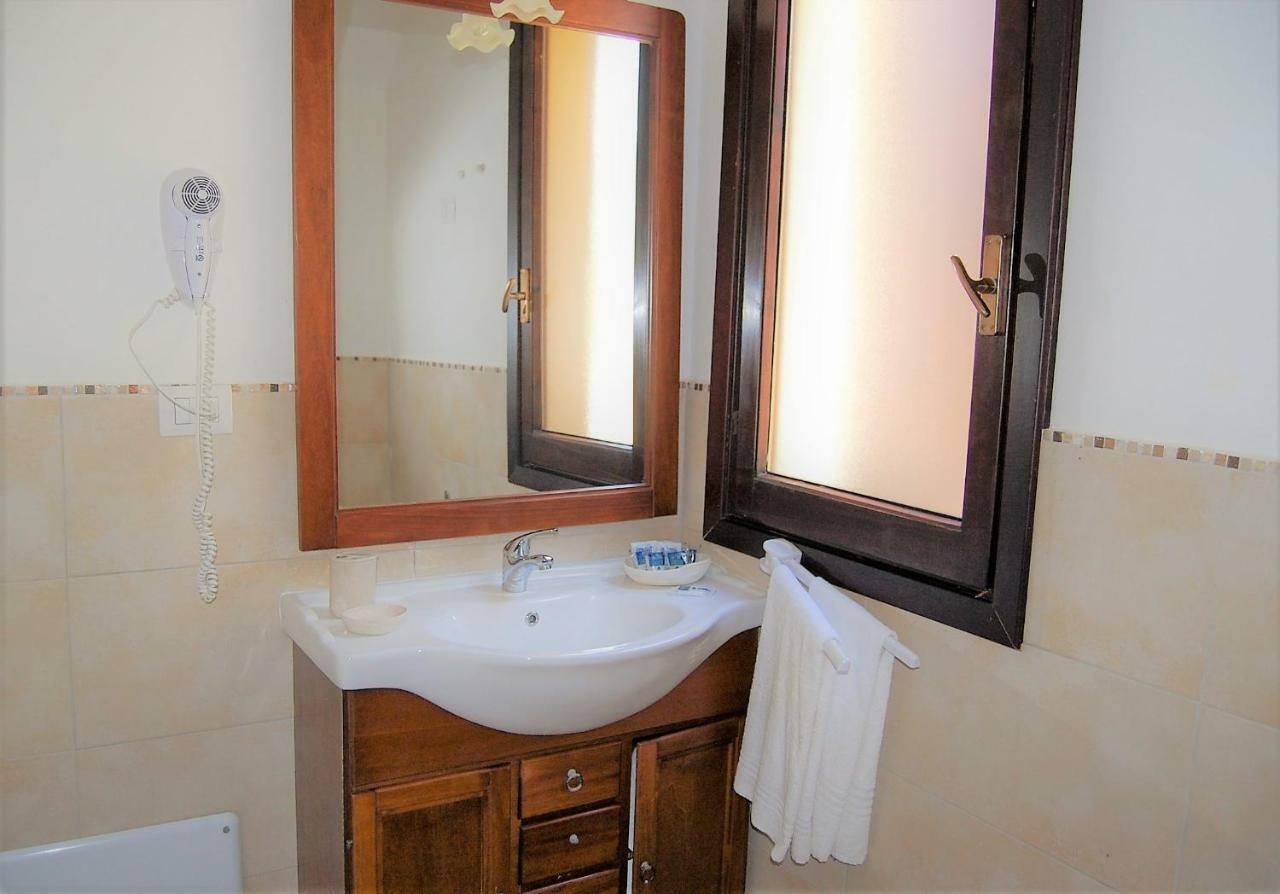 I Lentischi Aparthotel Villasimius Exteriör bild
