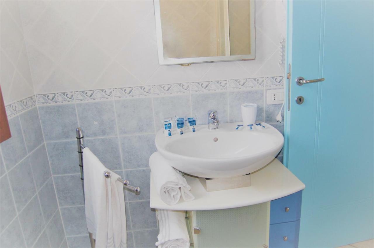 I Lentischi Aparthotel Villasimius Exteriör bild
